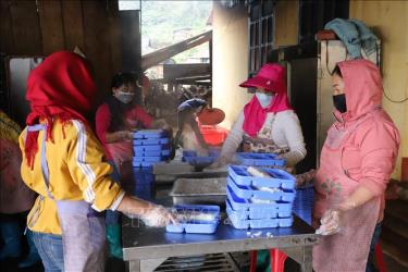 Food distribution area of the Primary School under the Lao Chai Boarding High School for Ethnic Minorities, Lao Chai commune, Mu Cang Chai district.