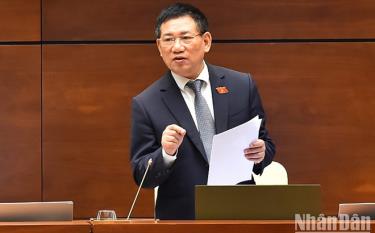 Bộ trưởng Tài chính Hồ Đức Phớc báo cáo giải trình, làm rõ một số vấn đề các đại biểu Quốc hội quan tâm.