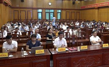 Các học viên tham gia lớp bồi dưỡng nâng cao nhận thức công tác xây dựng Đảng được tổ chức tại Thành ủy Yên Bái