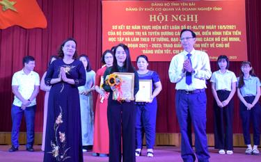 Phóng viên Đinh Thị Mai Linh - Phòng Xây dựng Đảng - Nội chính Báo Yên Bái đạt link vào dafabet Khuyến khích Cuộc thi “Đảng viên tốt, chi bộ kiểu mẫu” do Đảng ủy Khối cơ quan và doanh nghiệp tỉnh tổ chức.