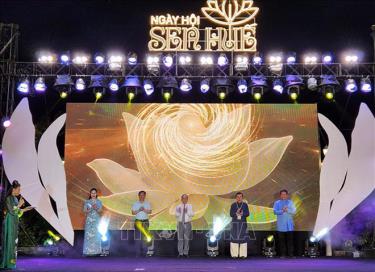 Khai mạc Ngày dafabet com Sen Huế 2023.