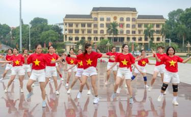 Bộ môn nhảy Shuffle Dance, Aerobic, nhảy dân vũ ngày càng thu hủt chị em, nhất là khu vực đô thị.
.