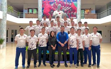 18 trọng tài Việt dafabet link cùng đại diện FIFA, VFF, VPF tại khóa đào tạo VAR thời gian qua.