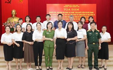 Các đại biểu dự Tọa đàm