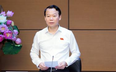 Bí thư Tỉnh ủy Đỗ Đức Duy - Trưởng đoàn Đại biểu Quốc hội tỉnh Yên Bái phát biểu thảo luận ở tổ sáng 5/6.