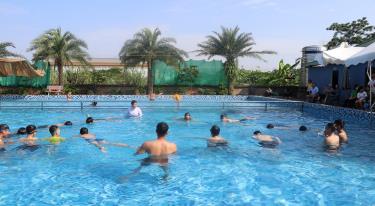 Các em thiếu nhi trên địa bàn huyện Trấn đăng nhập dafabet học kỹ năng thả nổi trên nước.