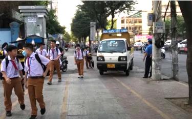 Các tỉnh, thành phố cần tăng cường bảo đảm an toàn giao thông đối với xe ô tô đưa đón học sinh. (Ảnh minh họa)