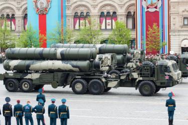 Hệ thống S-400 của Nga trong một cuộc diễu binh.