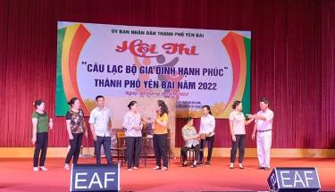 Đội thi phường Đồng Tâm của thành phố Yên Bái tham gia Hội thi Câu lạc bộ gia đình hạnh phúc.