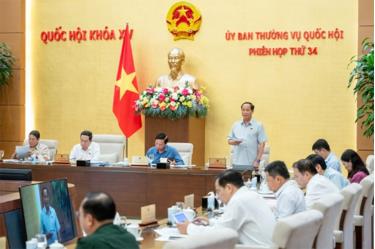 Phó chủ tịch Quốc hội Trần Quang Phương điều hành nội dung phiên họp.