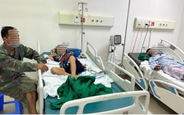 Bệnh viện Bệnh Nhiệt đới Trung ương đang tiếp nhận điều trị cho 2 người bệnh.