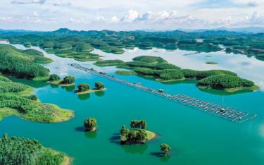 Hồ Thác Bà - viên ngọc quý của vùng Tây Bắc Việt Nam sẽ trở thành một trung tâm du lịch, nghỉ dưỡng, văn hóa có thương hiệu.