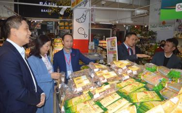 Tỉnh Yên Bái hỗ trợ các doanh nghiệp, hợp tác xã quảng bá, giới thiệu sản phẩm tại các hội chợ, siêu thị lớn.