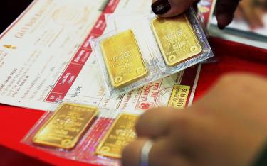 Ngân hàng Nhà nước giữ nguyên giá bán vàng SJC trực tiếp ngày 18/6. Ảnh minh họa