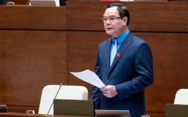 Chủ tịch Tổng Liên đoàn Lao động Việt Nam Nguyễn Đình Khang phát biểu giải trình, làm rõ một số vấn đề đại biểu nêu.