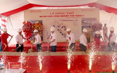 Các đồng chí lãnh đạo tham gia động thổ Dự án Cụm công nghiệp Phú Thịnh 2.