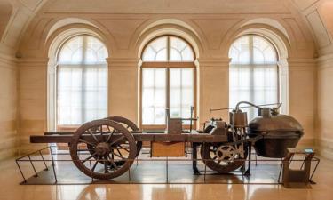 Cỗ xe Fardier à vapeur trưng bày tại bảo tàng ở Paris.