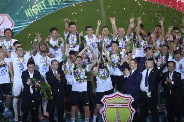 Câu lạc bộ Thép Xanh Nam Định chính thức vô địch V. League 2023-24. 
 
