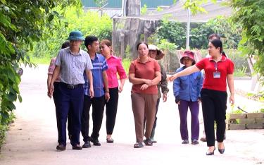 Tuyến đường thôn Hương Lý ngày một mở rộng góp phần thúc đẩy giao thương, nâng cao đời sống người dân.