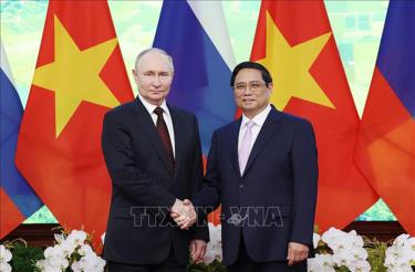 Thủ tướng Phạm Minh Chính hội kiến Tổng thống Liên bang Nga Vladimir Putin

