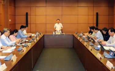 Bí thư Tỉnh ủy, Trưởng đoàn đại biểu Quốc hội tỉnh Yên Bái Đỗ Đức Duy phát biểu thảo luận ở tổ sáng 20/6.