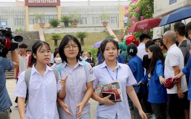 Thí sinh tại điểm thi Trường THPT Chuyên Nguyễn Tất Thành trong Kỳ thi tuyển sinh vào lớp 10 năm học 2024 - 2025.