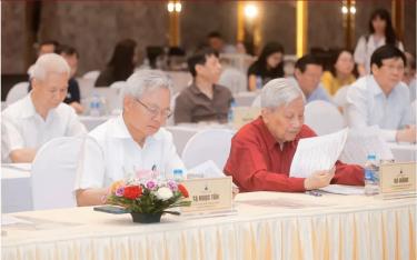Thành viên Hội đồng chung khảo Giải báo chí quốc gia lần thứ XIX tham gia công tác chấm giải.