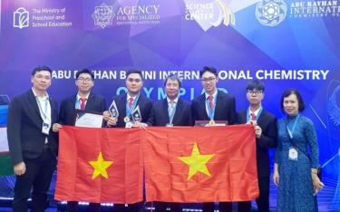 Đoàn học sinh Việt Nam tại Olympic Hóa học quốc tế Abu Rayhan-Biruni 2025.