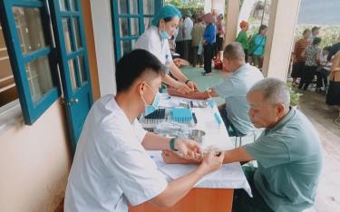 Các địa phương trên địa bàn tỉnh Yên Bái luôn quan tâm chăm sóc sức khỏe cho NCT.
