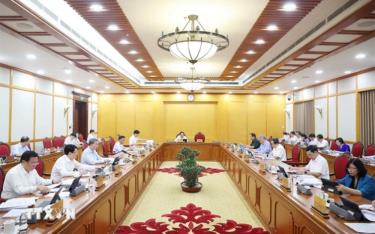 Quang cảnh cuộc họp của Bộ Chính trị về sắp xếp tổ chức bộ máy và đơn vị hành chính, ngày 6-6.