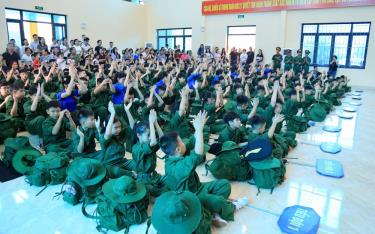 dafabet link em học sinh tại Lễ xuất quân Chương trình “Học kỳ trong quân đội” năm 2025.
