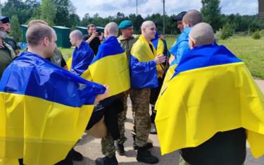 Nga, Ukraine trao đổi tù binh bị thương, tù binh dưới 25 tuổi