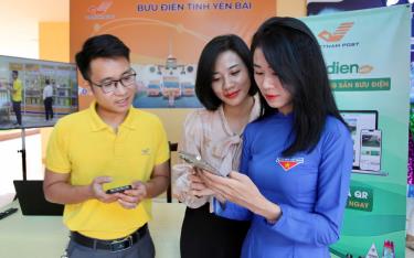 Đoàn viên, thanh niên là lực lượng tham gia sôi nổi trong các hoạt động chuyển đổi số.