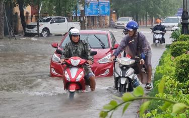 Từ Trung Trung Bộ, Tây Nguyên và Nam Bộ có mưa lớn tầm tã 3 ngày tới.