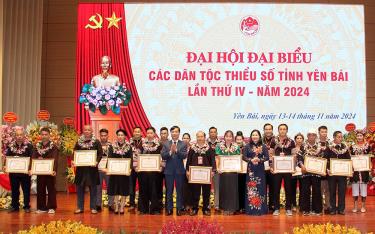 Các tập thể và cá nhân có thành tích trong phong trào thi đua yêu nước năm 2024 được khen thưởng.