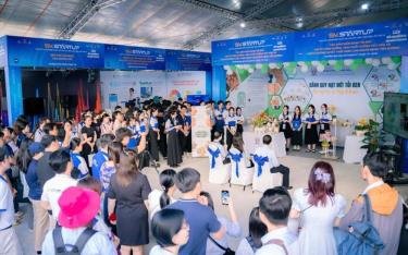 Sinh viên Trường ĐH Sư phạm Kỹ thuật TP HCM tham gia cuộc thi “Học sinh, sinh viên với ý tưởng khởi nghiệp năm 2025”.