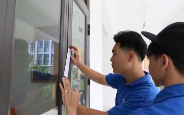 Niêm phong phòng thi tại Trường THPT thị xã Nghĩa Lộ.