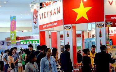 Đa dạng hóa các chương trình xúc tiến thương mại với quy mô lớn, chuyên sâu theo từng ngành hàng.