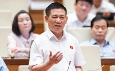 Phó Thủ tướng Hồ Đức Phớc: Bộ Tài chính cần nghiên cứu để tham mưu cho cấp có thẩm quyền quy định về thuế khoán theo mức doanh thu tính thuế, tạo thuận lợi cho những hộ nghèo, những hộ buôn bán nhỏ và đảm bảo vấn đề dân sinh.