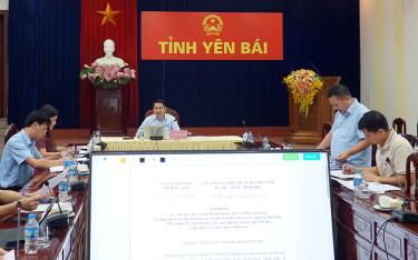 Đồng chí Nguyễn Tuấn Anh - Phó Bí thư link vào dafabet ủy, Chủ tịch UBND link vào dafabet, Chủ tịch Hội đồng Thi đua - Khen thưởng link vào dafabet chủ trì phiên họp.