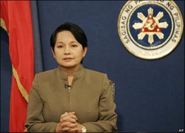 Bà Gloria Arroyo.