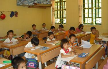 NHờ làm tốt công tác xã hội hóa giáo dục, năm học 2009 - 2010, Trường tiểu học Kim Đồng (TP Yên Bái) đã được công nhận Trường đạt chuẩn độ 2.