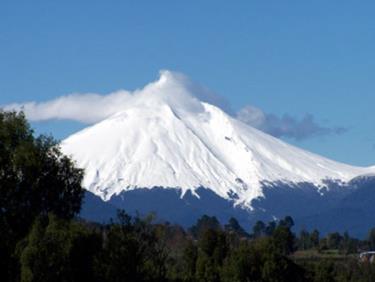 Đỉnh  núi phủ tuyết ở Osomo (ChiLe) - Ảnh chỉ mang tính minh họa