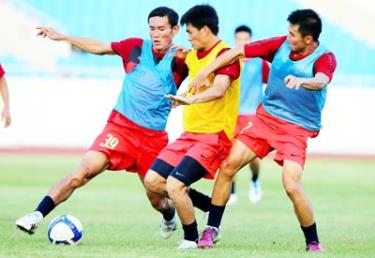 HLV Falko Goetz sẽ cho các học trò chơi tấn công trong trận tái đấu với Qatar vào đêm 28-7.