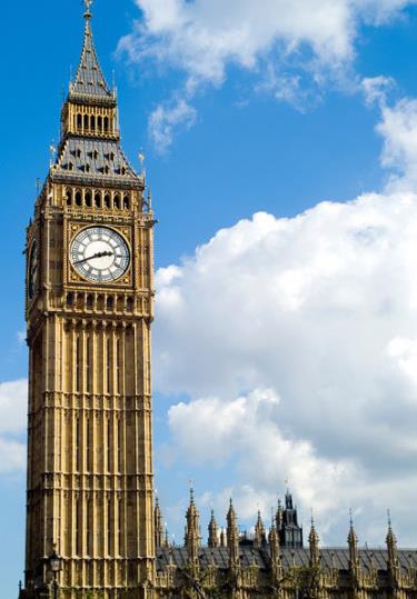 Tháp đồng hồ Big Ben ở London.