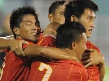 Công Vinh sẽ cùng tuyển Việt Nam đối đầu Arsenal