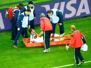Shkodran Mustafi phải sớm nói lời chia tay World Cup 2014.