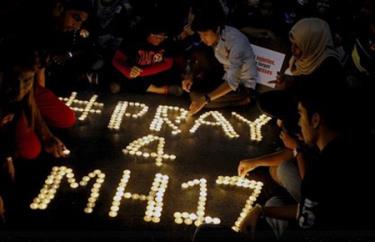 Người dân Malaysia cầu nguyện cho nạn nhân trong chuyến bay MH17.