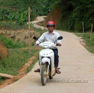 Cùng với sự đầu tư của Nhà nước và tăng cường vận động nhân dân hiến đất, tham gia làm đường nên hệ thống đường trong xã đã sớm hoàn thành, đưa vào sử dụng.
