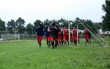 HLV Guillaume Graechen luôn sẵn sàng mở cửa đội tuyển cho những tài năng mới.